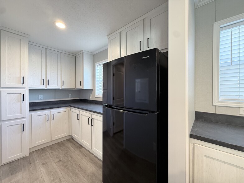 Building Photo - 29638 Danbury Ct