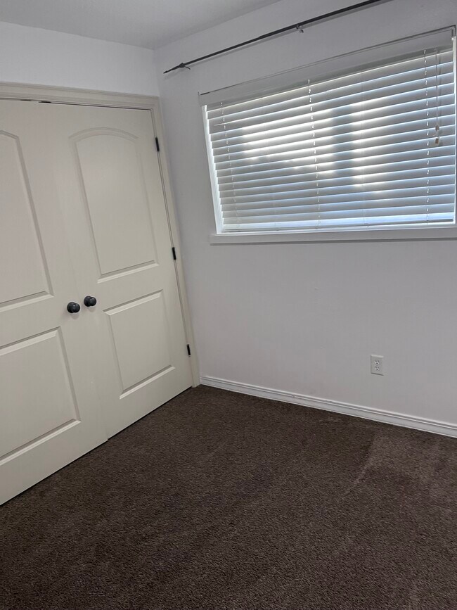 Building Photo - 889 Bristle Pine Pl