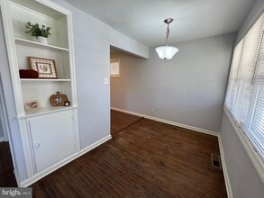 Building Photo - 604 Sylvan Rd
