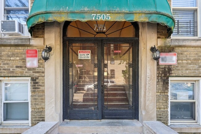 Building Photo - 7505 Palisade Ave