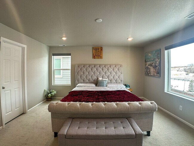 Building Photo - Meadowlark serene 4bd retreat