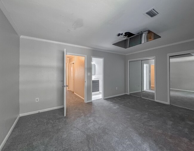 Building Photo - 2949 N Shamrock St
