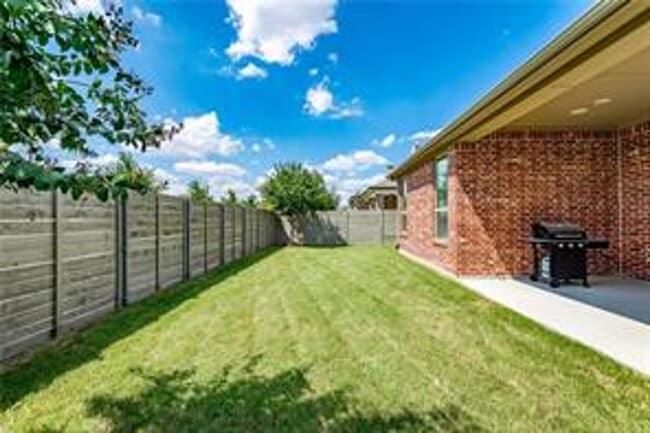 Building Photo - Another chance to own this warm and inviti...