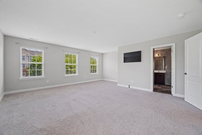 Building Photo - 623 Freeman Dr