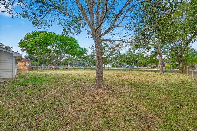 Building Photo - 1411 Mimosa Ln