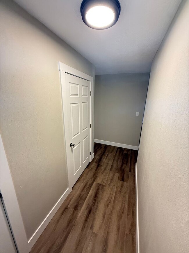 Building Photo - 4 bed 2 Bath Ozark, MO