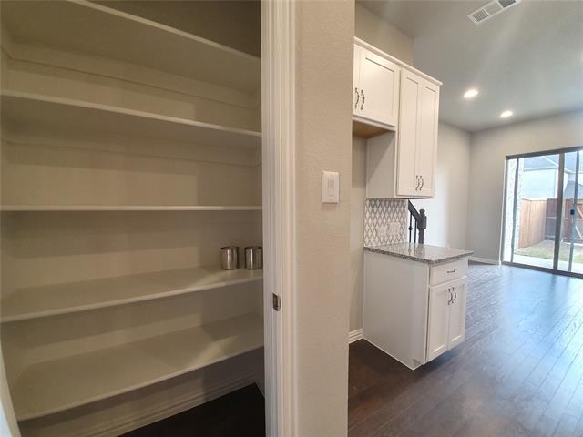Building Photo - 8266 Primrose Wy
