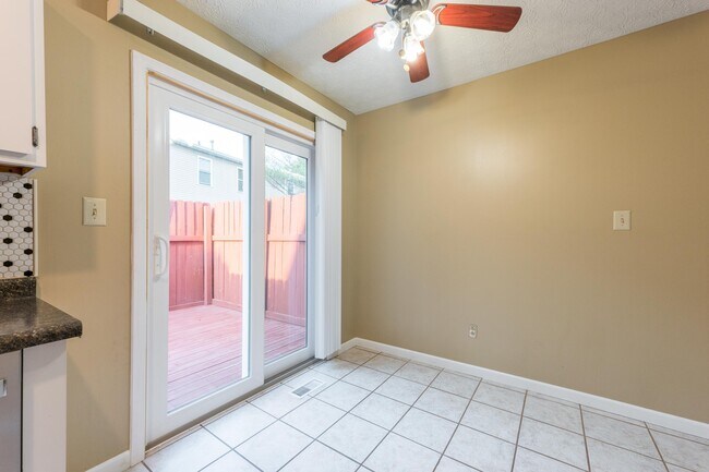 Building Photo - 867 Sheldrake Ct