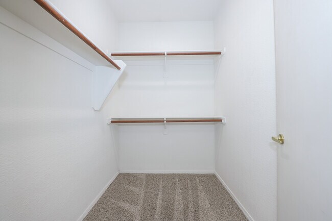 Building Photo - 2927 N Cardell Cir