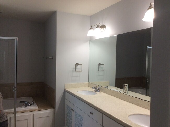 Building Photo - New Bern Family Home 3 bedroom with FROG