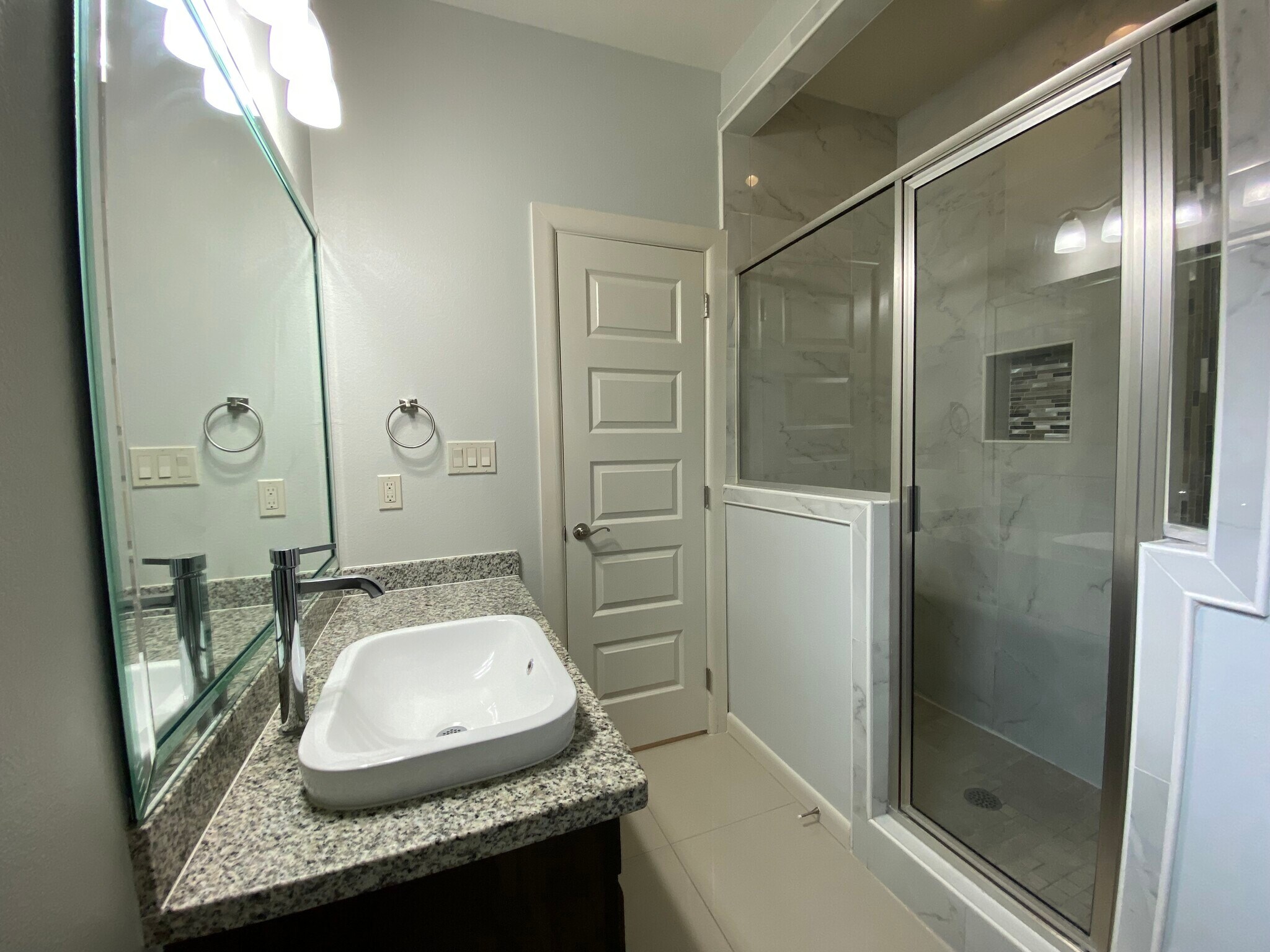 Building Photo - 904 E Myrtle Beach Ave