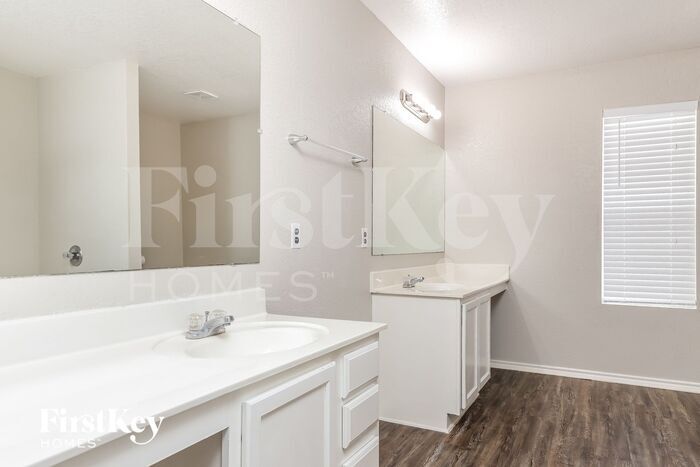 Building Photo - 217 Gatewood Falls