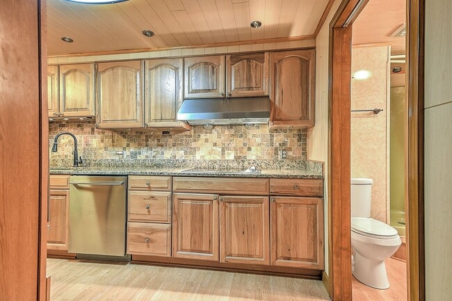 Building Photo - 563 Hales Chapel Rd