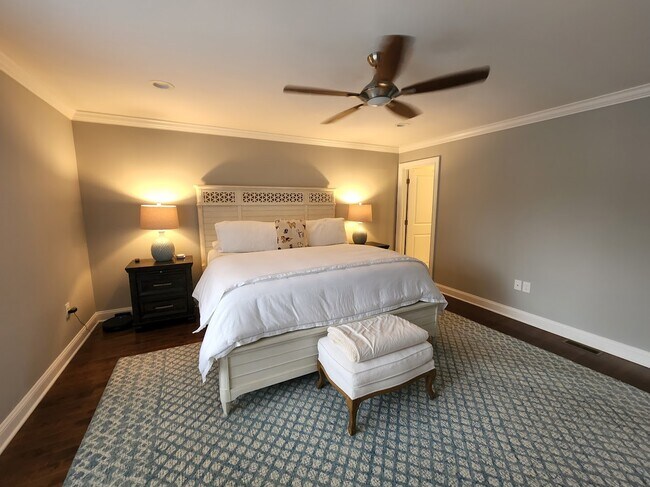 Building Photo - 777 N Main St