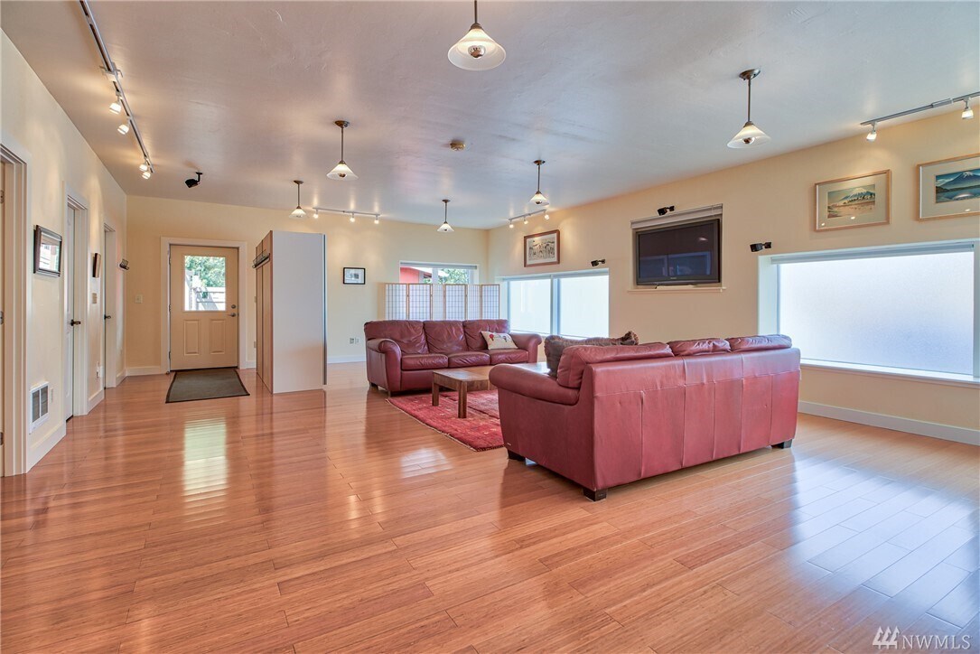 Building Photo - 719 Division St NW