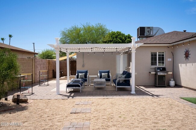 Building Photo - 7608 E Catalina Dr