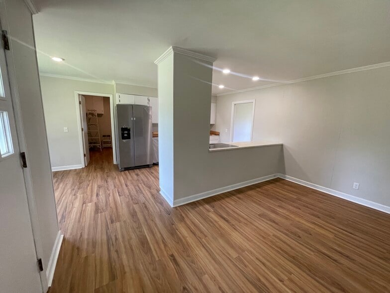 Building Photo - 821 Championship Dr