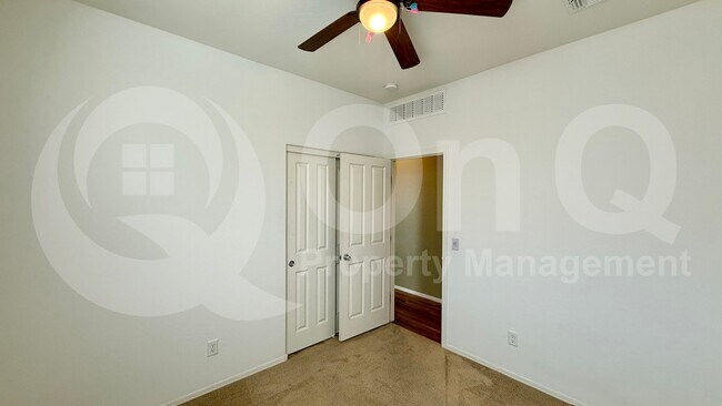 Building Photo - 5215 S 18th Pl