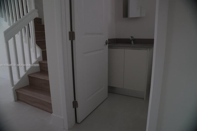 Building Photo - 1280 N Flagler Ave