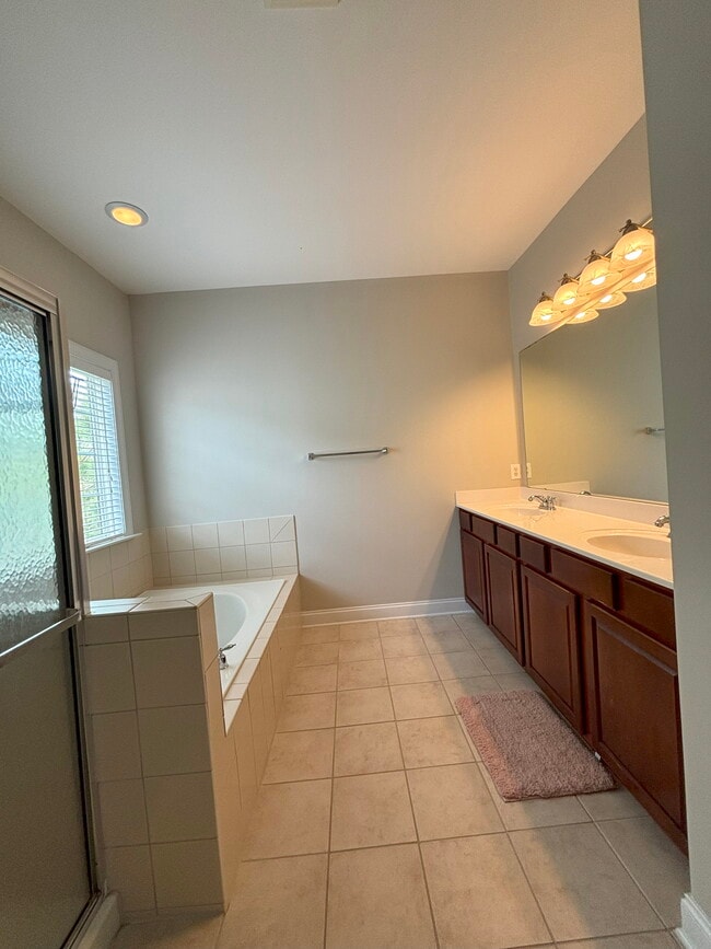 Building Photo - 1008 Longwillow Ct
