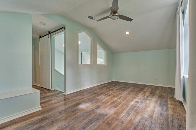 Building Photo - 2109 Gunwale Cir