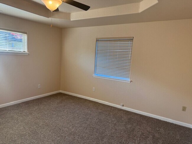 Building Photo - SINGLE LEVEL HOME IN CP/ ON QUIET CULDESAC