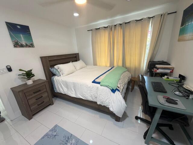 Building Photo - 1015 S K St