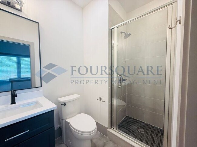 Building Photo - Modern 4-Bed / 4 Bath Townhome with Fireplace, Outdoor Spaces & Fenced Yard – Inside the Beltline...