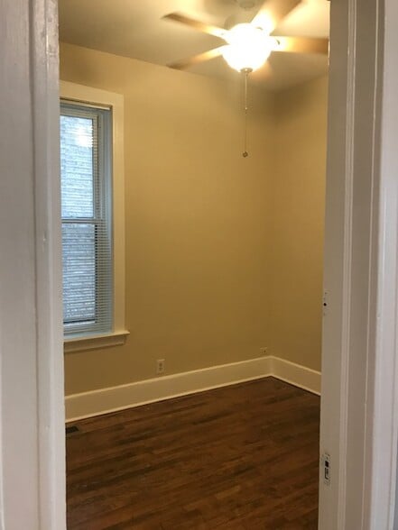 Building Photo - 1322 W Eddy St