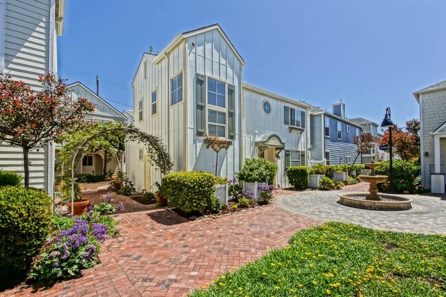 Building Photo - 1800 S Pacific Coast Hwy