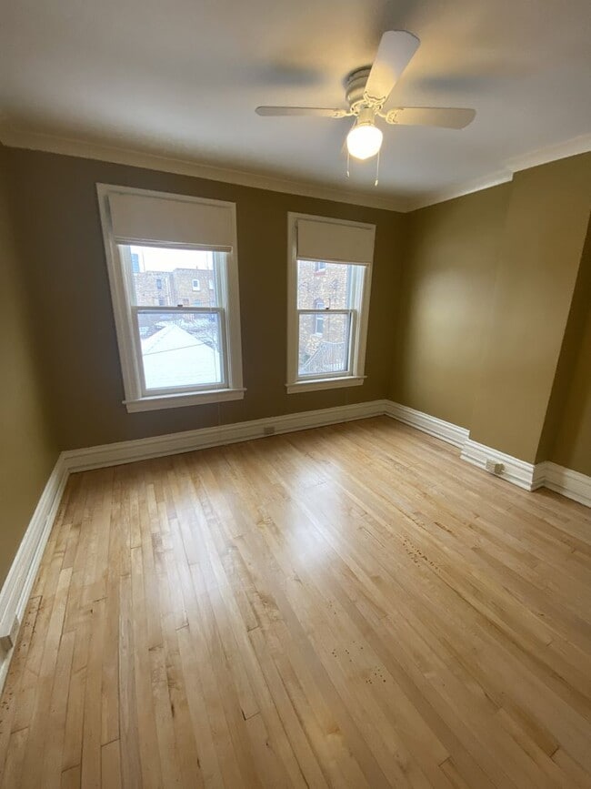 Building Photo - 125 N 9th Ave E