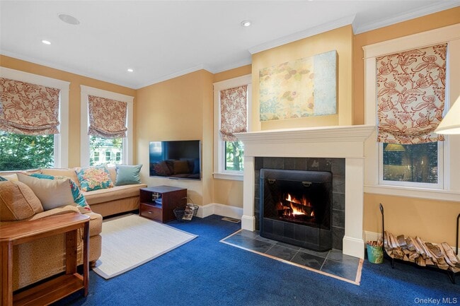 Building Photo - 5 Gerlach Pl