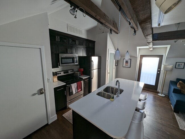 Building Photo - 1044 N Pennsylvania St