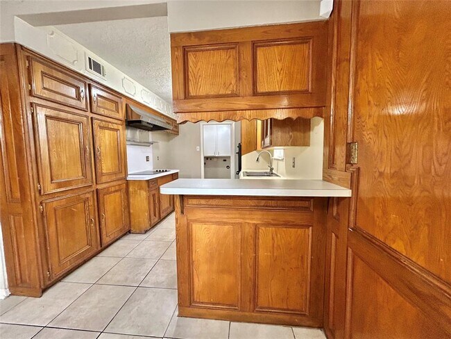 Building Photo - 2709 Dewberry Ln