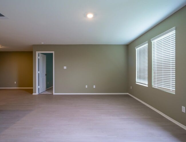 Building Photo - 252 Rock Spgs Dr