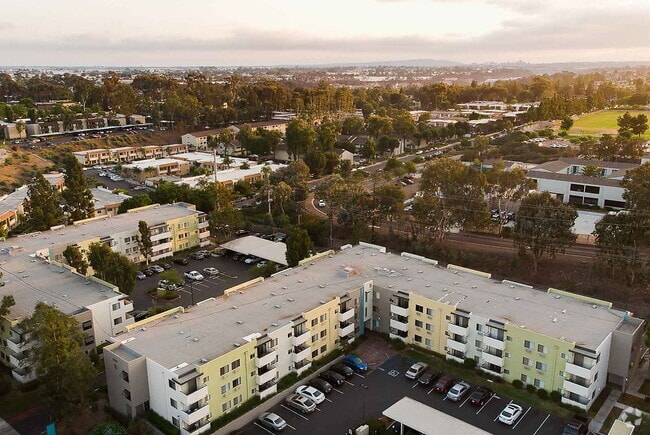 Building Photo - Mira Monte