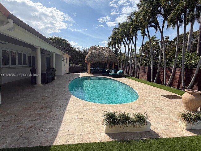 Building Photo - 1201 Washington St