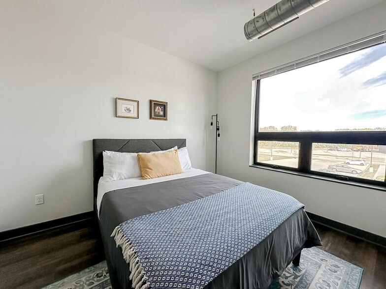 Building Photo - 1261 8th St