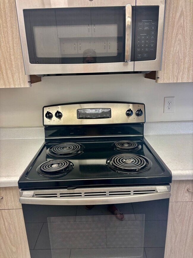 Building Photo - Bright & Airy 3-Bedroom Condo in Prime Moraga Location!