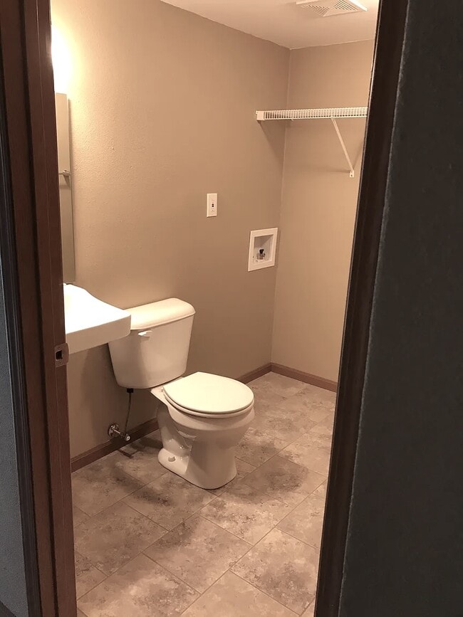 Building Photo - 18 Sarpy Rd