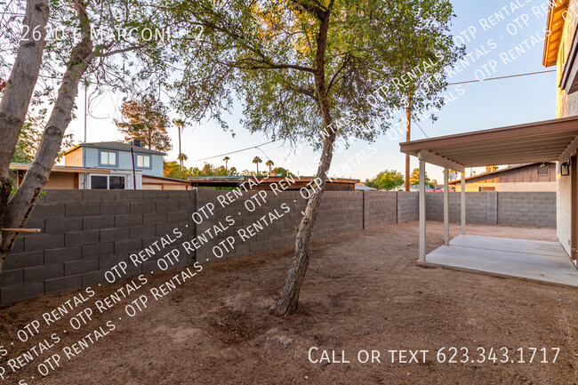 Building Photo - Remodeled 4-Bedroom, 2-Bath with Modern Up...