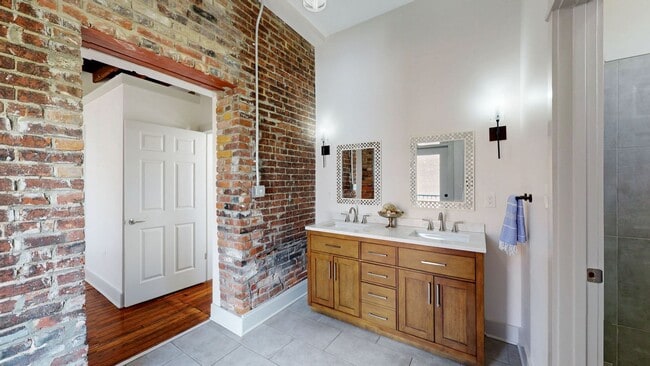 Building Photo - 3-Bedroom/2 Bath Home for Rent in Shelby Park