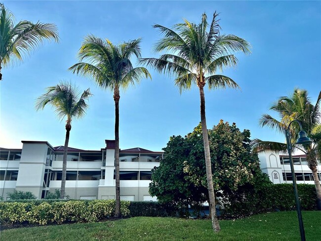 Primary Photo - 3280 S Shore Dr