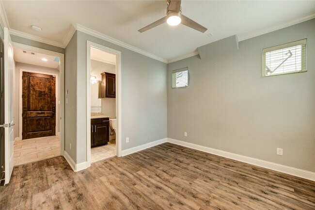 Building Photo - 5711 Allen St