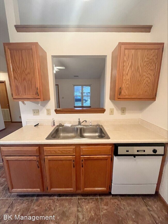 Building Photo - 1 br, 1 bath House - 2718 Plaza Lane