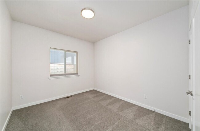 Building Photo - West Boise Bungalow with Modern Upgrades &...