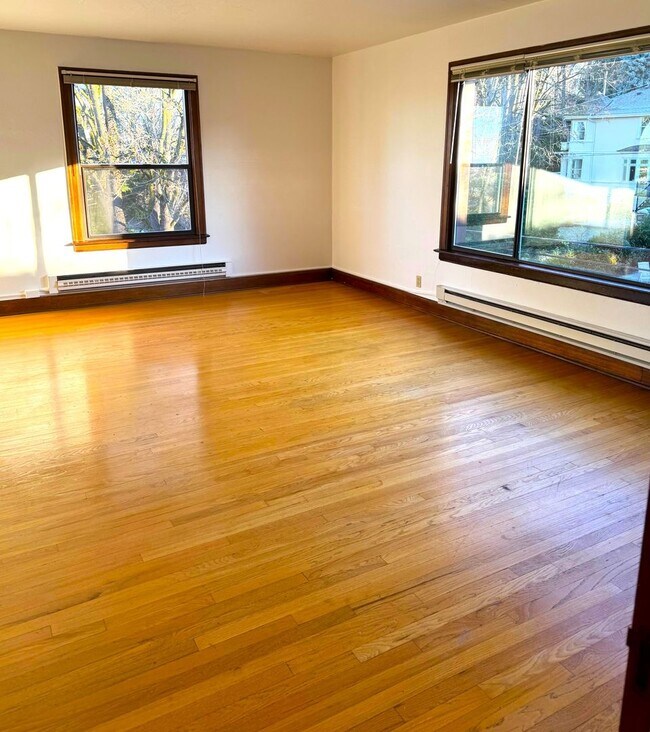 Interior Photo - Sir Lancelot Apartments