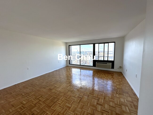 Building Photo - 1105 Massachusetts Ave