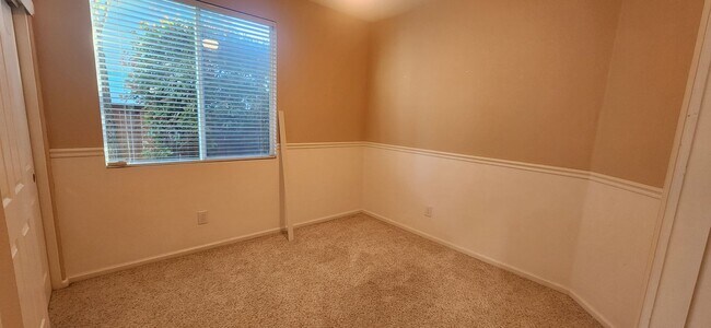 Building Photo - 3 Bedroom Plus Large office in Laguna West/Lakeside Community