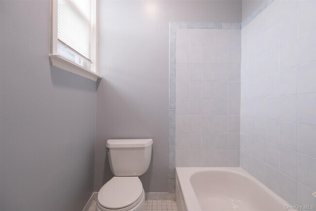 Building Photo - 115 Wolfs Ln